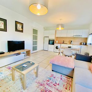 Appartement à 2 Chambres à Coucher