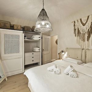 Stylish Apartment At Pagrati