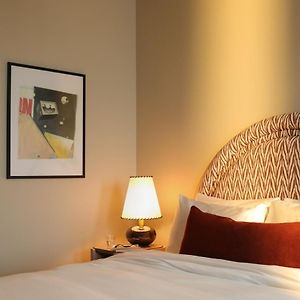 Chambre Confortable Lit King-Size