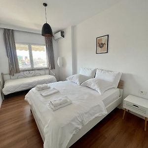 Tirana Yellow Apartment