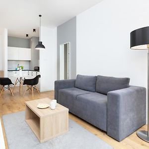 Wola Pet-Friendly Apartments With Ac Slawinska By Noclegi Renters