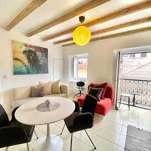 Central Lisbon Balcony Apartment