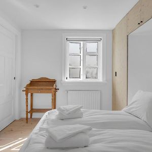 Cozy Downtown Apartment