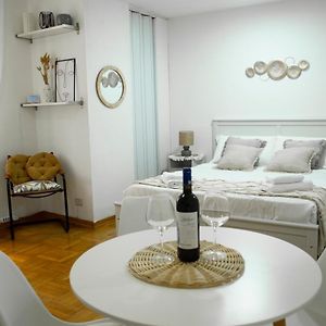 Shabby Roman Studio- Ai Fori Imperiali