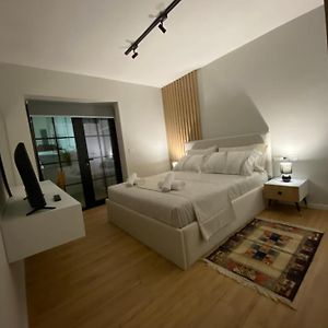 Appartement à 3 Chambres à Coucher