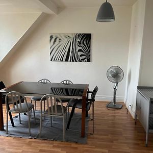 Appartement à 2 Chambres à Coucher