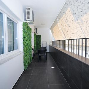 Luxury Apartment Tajvani