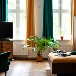 Bailey Apartment