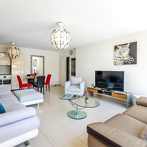 Appartement à 2 Chambres à Coucher
