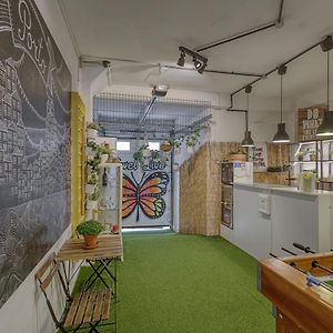 Travel & Live Porto Hostel
