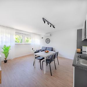Appartement à 2 Chambres à Coucher