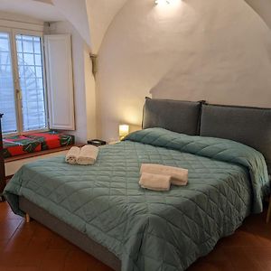 Miriam - Sweet Dreams In Florence
