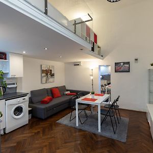 Bright & Shine Apartment