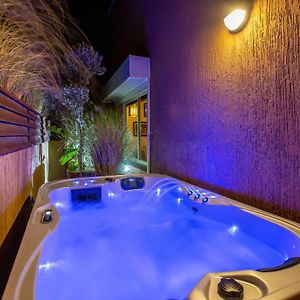 Bel Appartement Centre-Ville Avec Jacuzzi Privatif