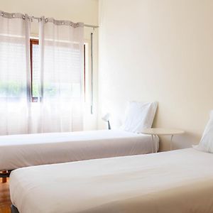Convenient 3-Bedroom Apartment next to Bom Sucesso