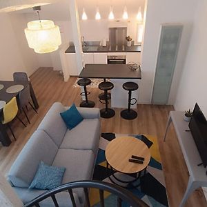 Appartement à 2 Chambres à Coucher
