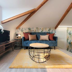 Hm - Home Feeling Studio Campanha