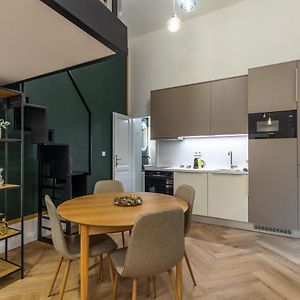 Appartement à 2 Chambres à Coucher