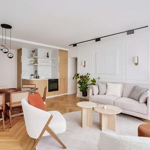 Appartement à 2 Chambres à Coucher