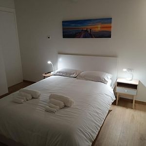 La Casa Di Luca-Fiera E Stazione-Private Parking