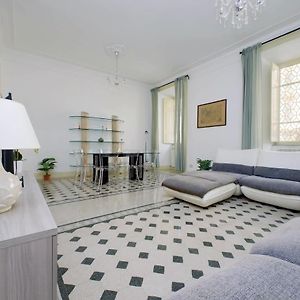 Appartement à 3 Chambres à Coucher