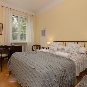 Warsaw New Town Square Apartment For 5 Guests By Noclegi Renters
