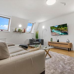 Appartement à 3 Chambres à Coucher