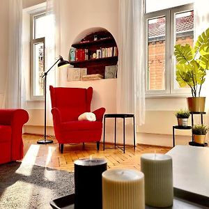Eotvos 25 Apartment