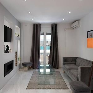 “Athens Cosmos” Apartment In Neos Kosmos