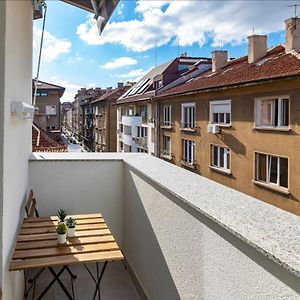Top Center - Modern With View