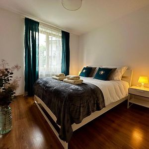 Appartement à 2 Chambres à Coucher