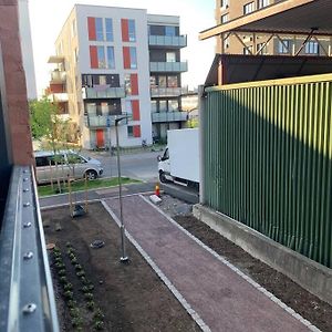 Central 1 Bedroom Apartment Nb!! Small Room