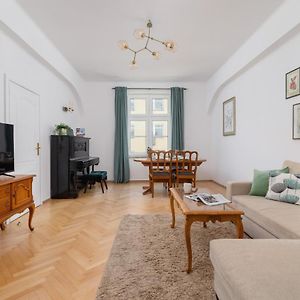 Appartement à 2 Chambres à Coucher