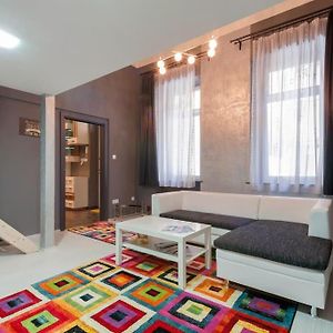 Appartement à 2 Chambres à Coucher
