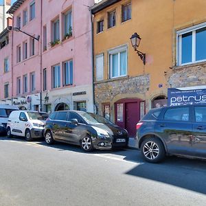 Appartement Cosy, Confortable Et Idealement Situe