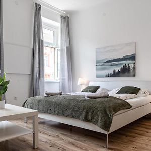 Appartement à 2 Chambres à Coucher