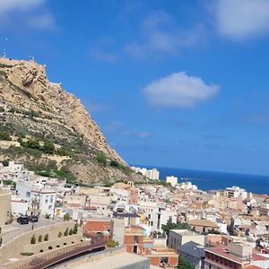Corazon De Alicante Con Vistas Al Mar Y Al Castillo