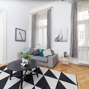 Appartement à 3 Chambres à Coucher