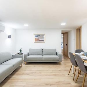 Cityscape Budget Apartments Doubledecker B