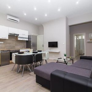 Cityscape Budget Apartments Thokoly