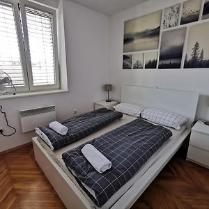 Apartment For Four With Free Parking