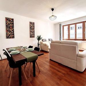 Appartement à 2 Chambres à Coucher