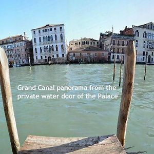 GRAND CANAL LOVE NEST#2, deck, aircond, Wifi