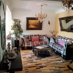 Appartement à 2 Chambres à Coucher