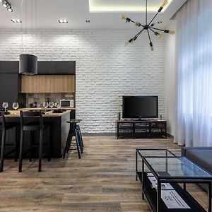 Alder Bridge Apartment