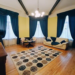 Riverside Old Town Spacious One Bedroom Apartment Few Steps From Dome Square And Cathedral
