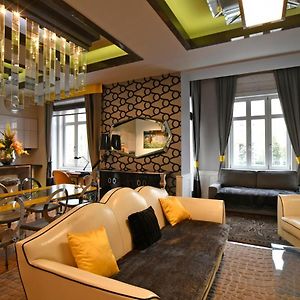 Appartement à 3 Chambres à Coucher