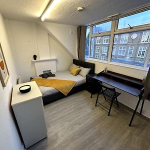 Incredible 2 Bedroom On Tower Bridge