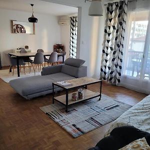 Appartement à 2 Chambres à Coucher