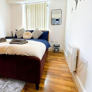 Birmingham City Centre Flat With Balcony
